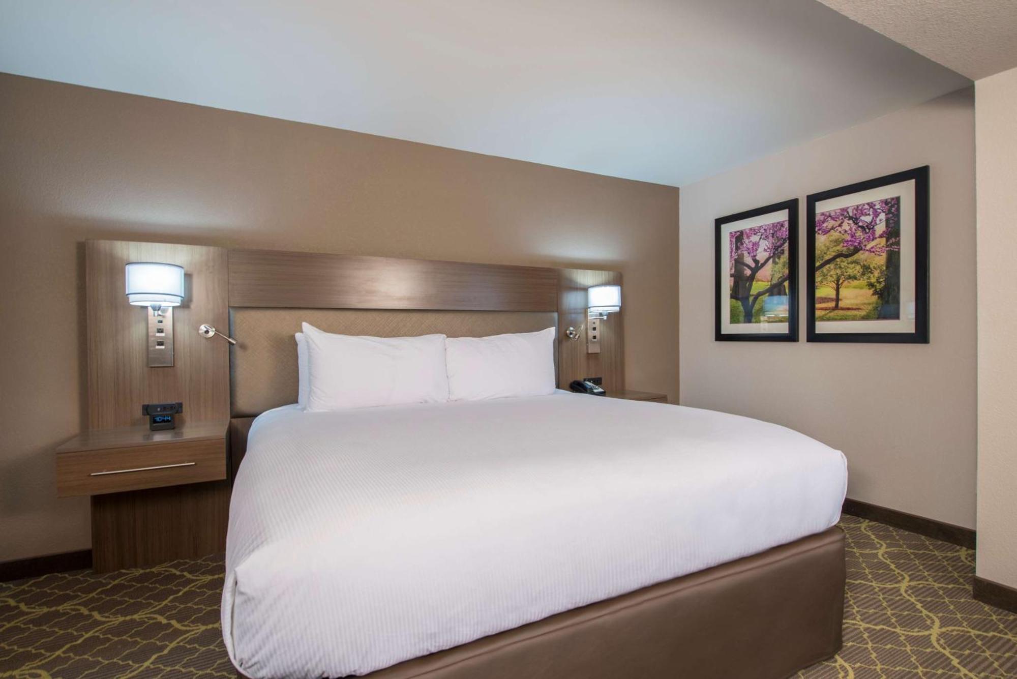 ดับเบิ้ลทรี บาย ฮิลตัน วินส์ตัน ซาเลม ยูนิเวอร์ซิตี้ Hotel วินสตัน-ซาเลม ภายนอก รูปภาพ