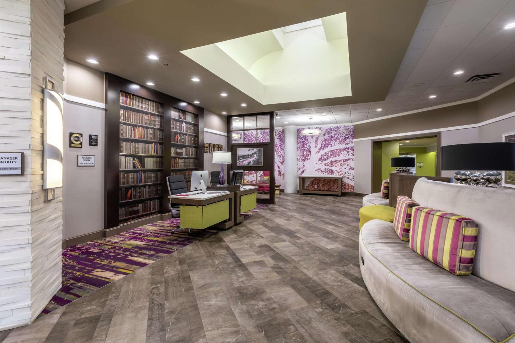 ดับเบิ้ลทรี บาย ฮิลตัน วินส์ตัน ซาเลม ยูนิเวอร์ซิตี้ Hotel วินสตัน-ซาเลม ภายนอก รูปภาพ